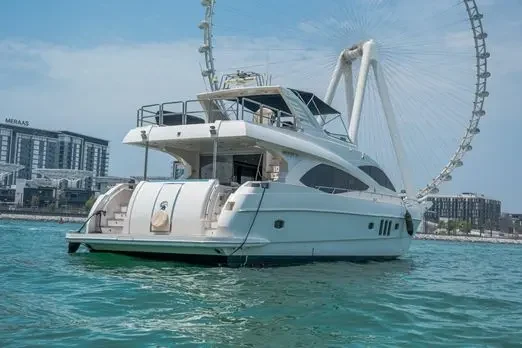 Exterior view of Cabo 77