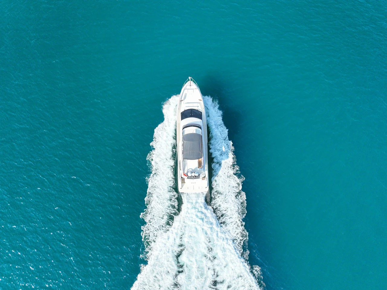 Exterior view of Ferretti 670