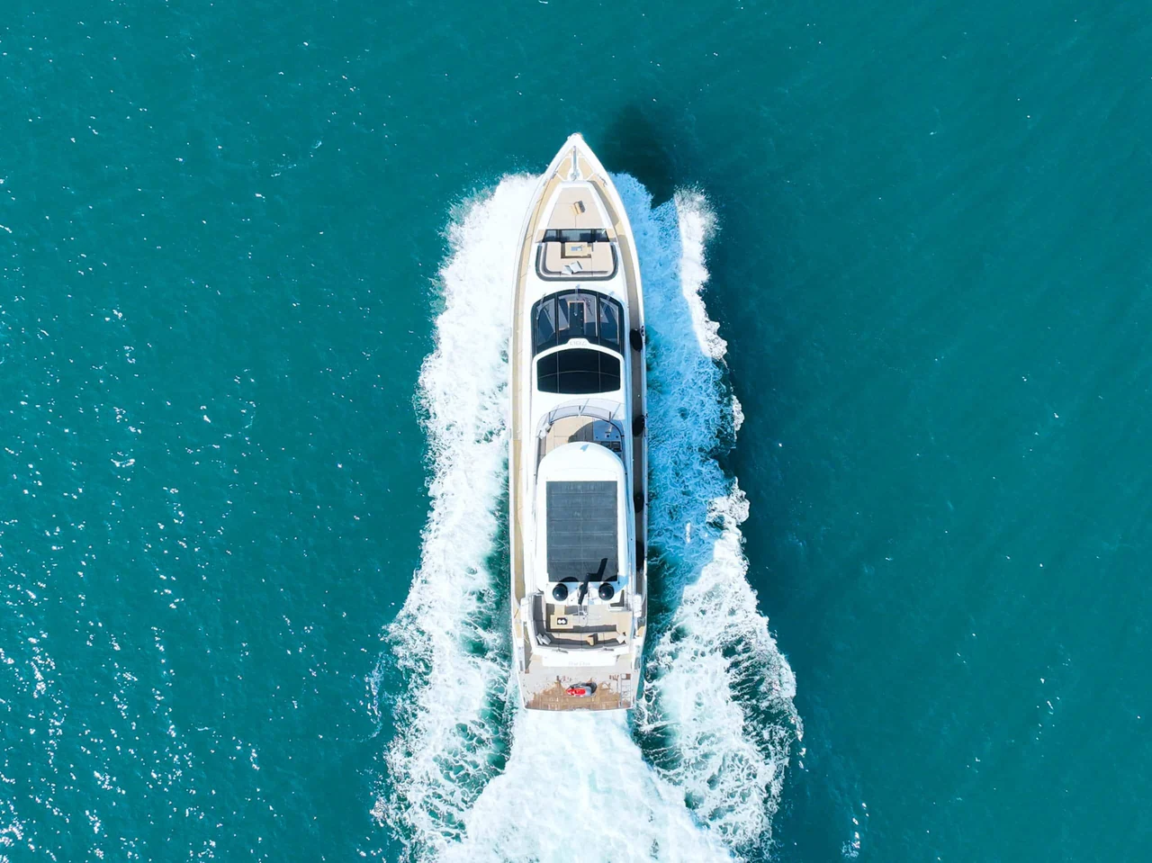 Exterior view of Galeon 780