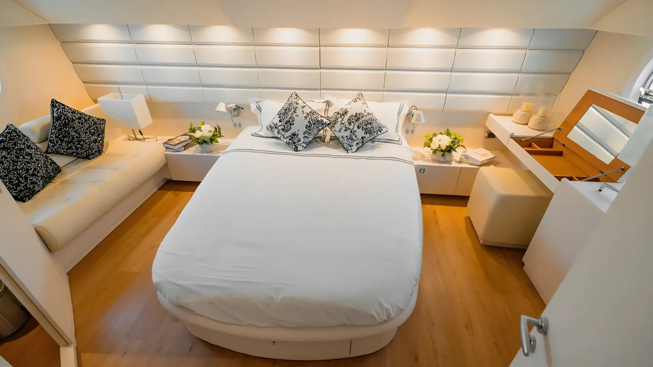 Cabin aboard Xclusive 40