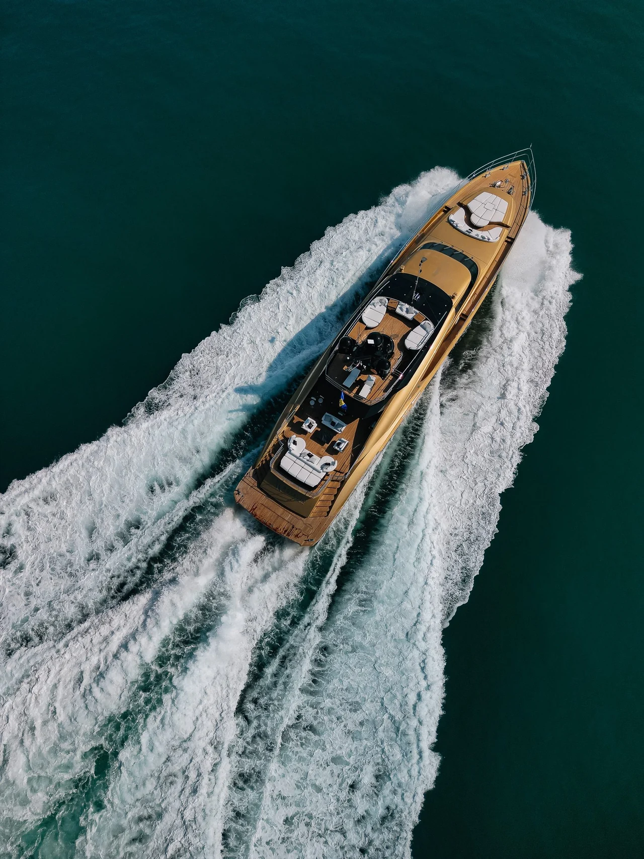 Overhead view of Royalty 136 turning across the water