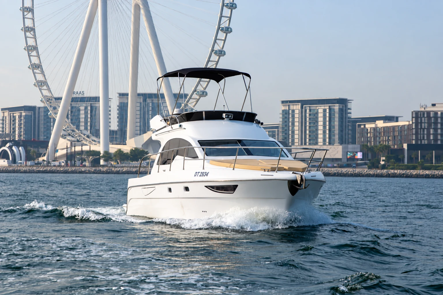 Exterior view of Élan 44