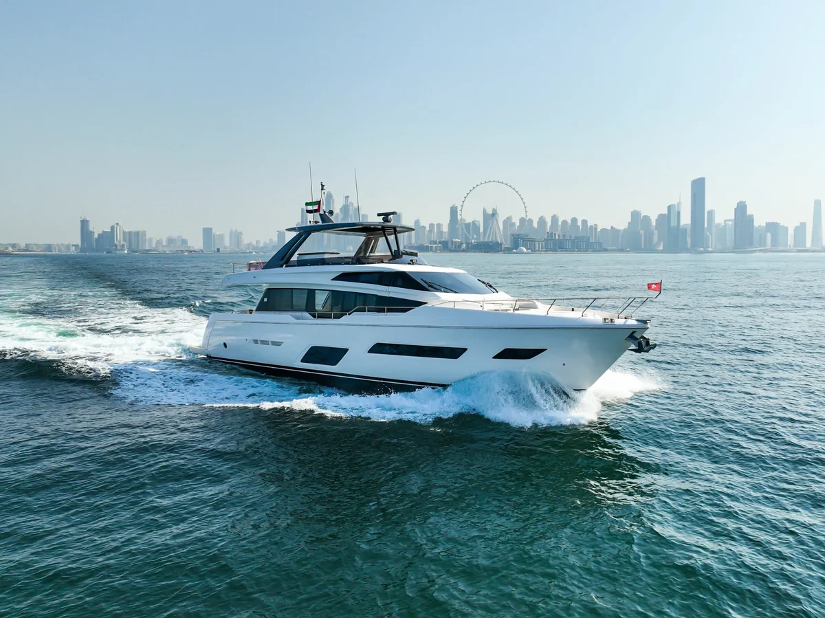 Bella III — onboard and exterior views, photograph 2
