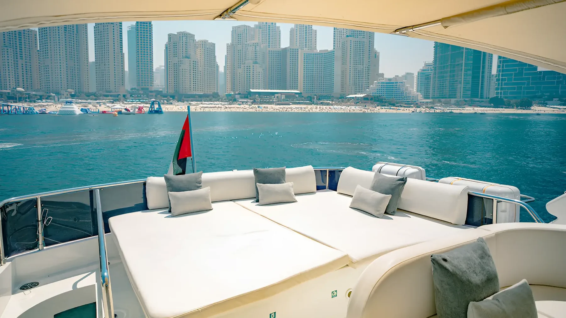 Aft deck dining of Xclusive 12